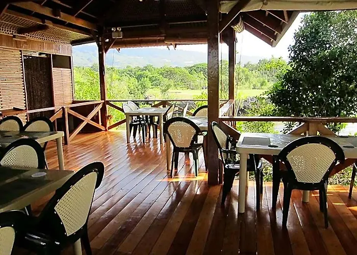 Eskapo Moalboal Hotel *